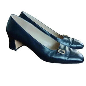 SALVATORE FERRAGAMO Women’s 8 AA Francesca Blue Square Toe Pumps Gold Logo Shoe